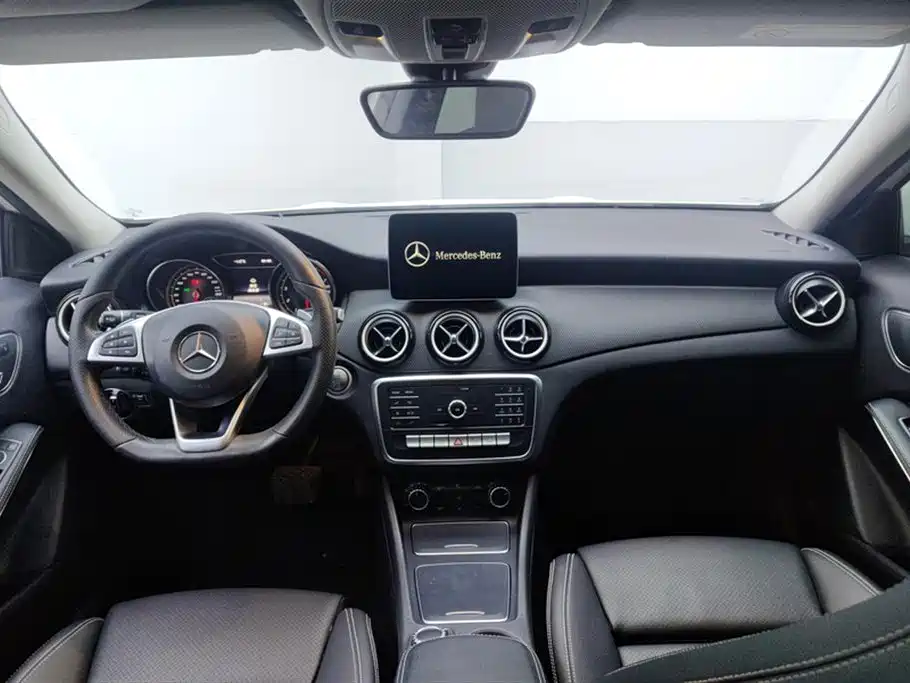 Mercedes-Benz GLA 2019 GLA 200 Dynamic фото 12