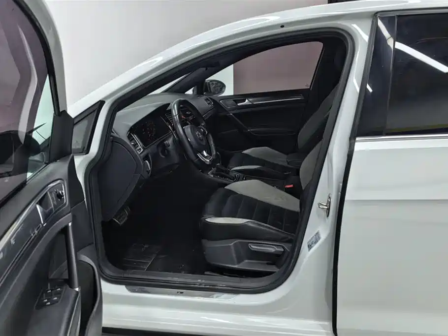 Volkswagen Golf 2019 280TSI DSG R-Line China VI фото 9