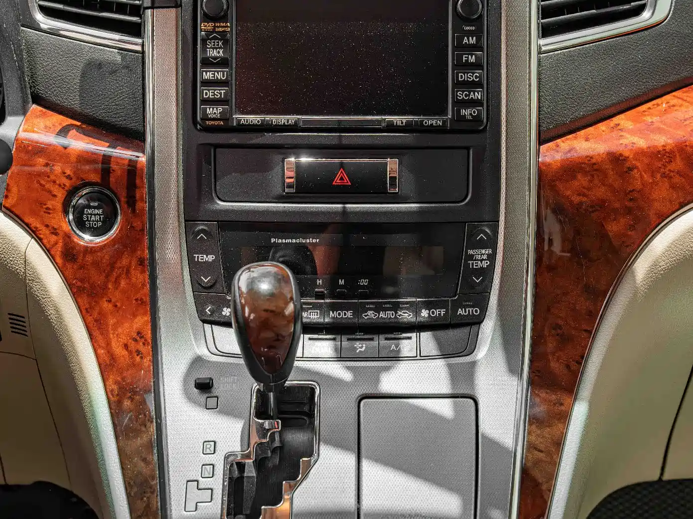 Toyota Alphard 2011 3.5L Luxury Edition фото 15
