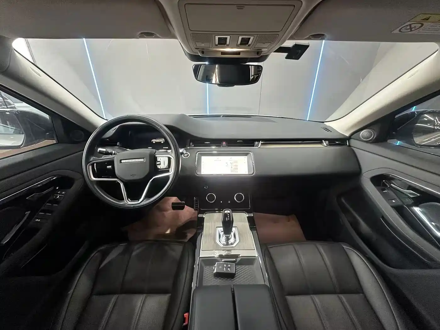 Land Rover Range Rover Evoque 2021 Range Rover Evoque L 249PS R-Dynamic S Performance Edition фото 9