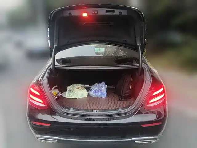 Mercedes-Benz E-Class 2019 E 200 L — фото 5