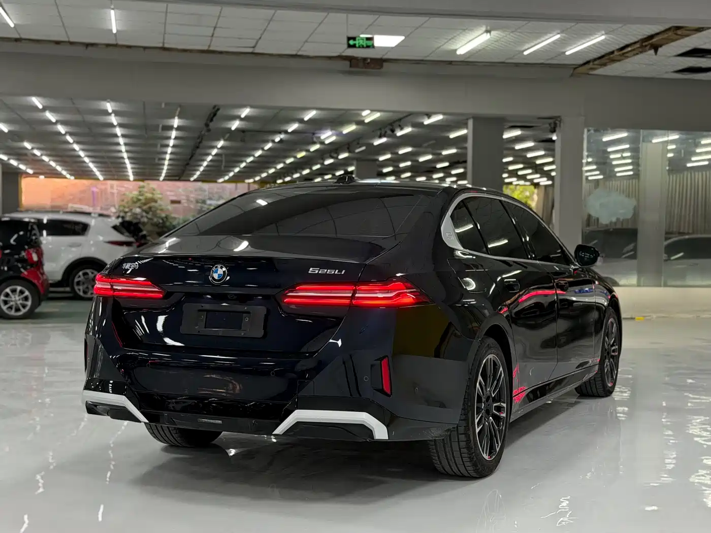 BMW 5 Series 2024 525Li M Sport Package фото 9