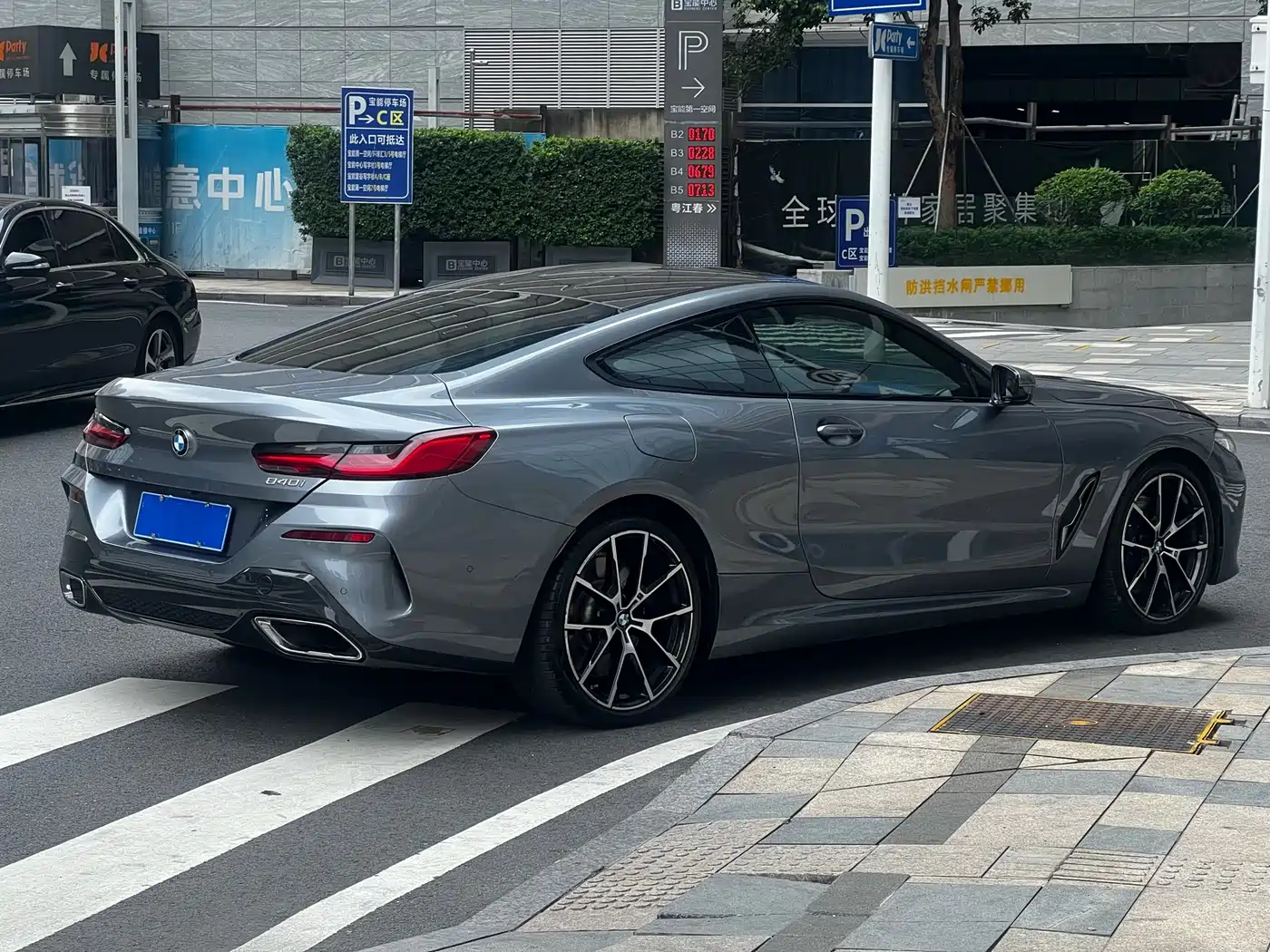 BMW 8 Series 2021 840i 2-door Coupe M Sport Package фото 16