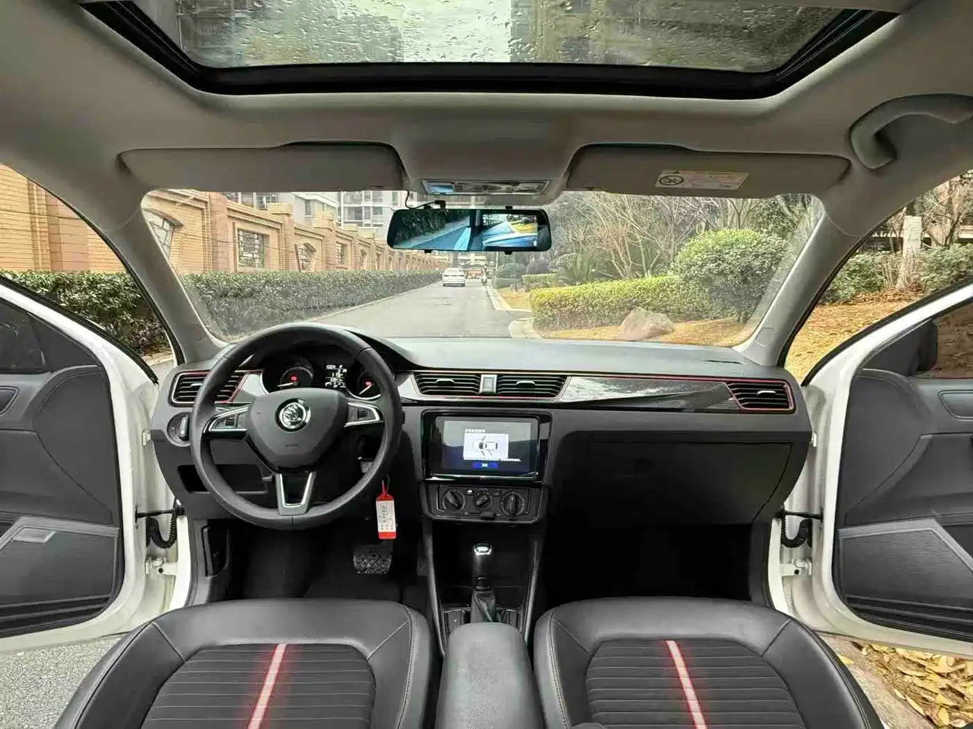 Škoda Skoda Rapid Spaceback 2020 1.5L Auto Comfort фото 8