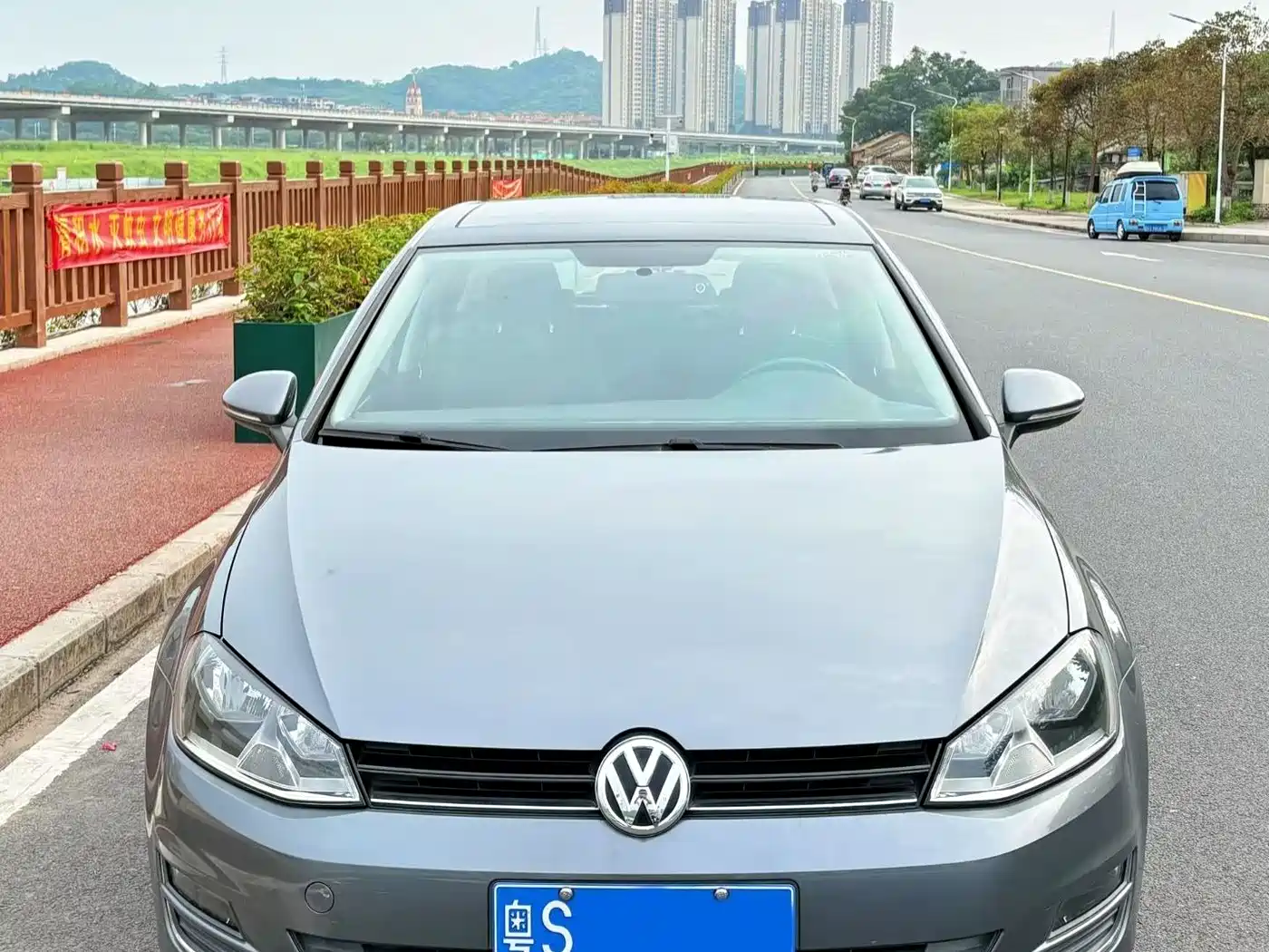 Volkswagen Golf 2014 1.6L Automatic Fashion Edition фото 48
