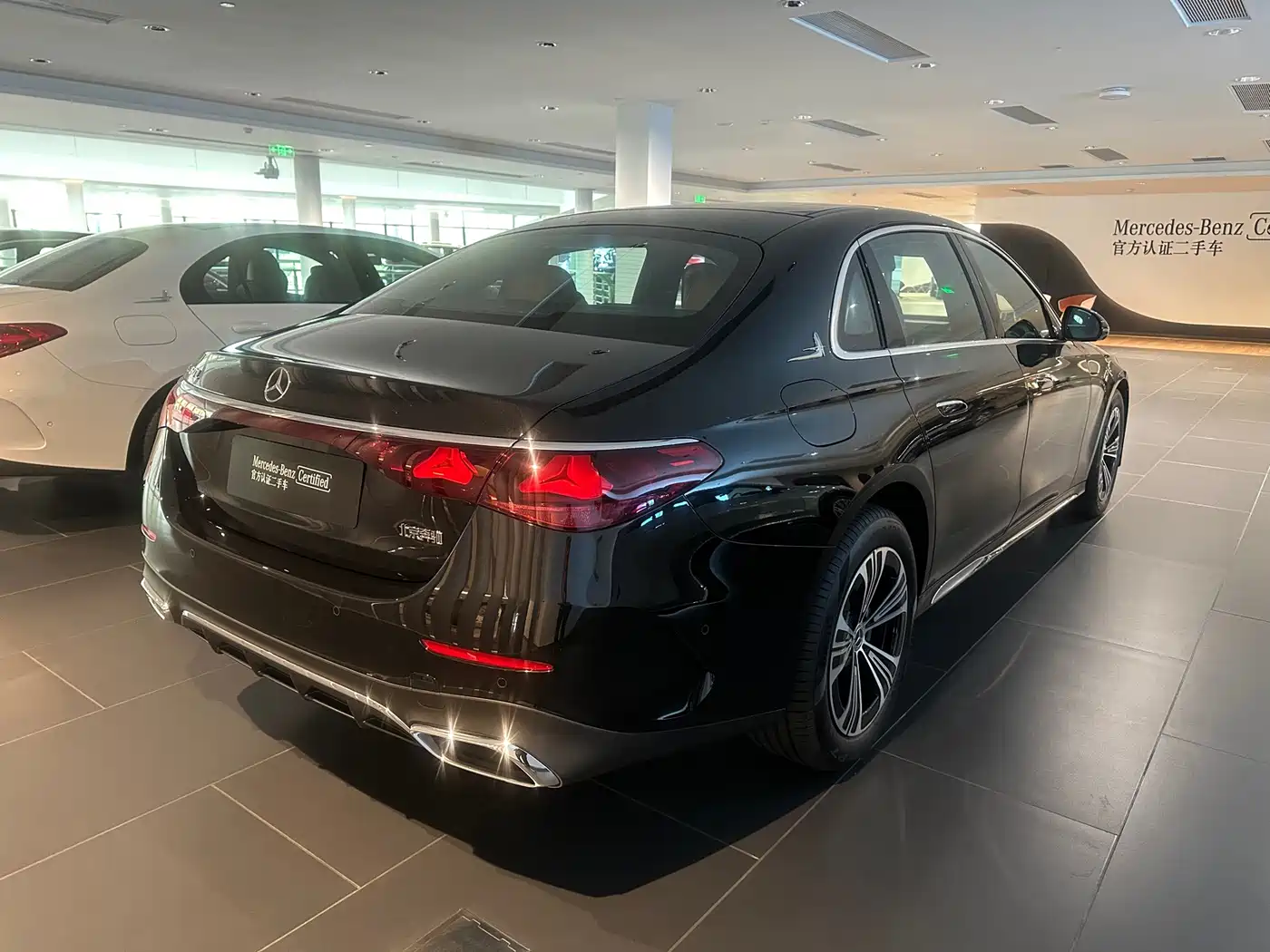 Mercedes-Benz E-Class 2025 E 260 L Sport фото 3