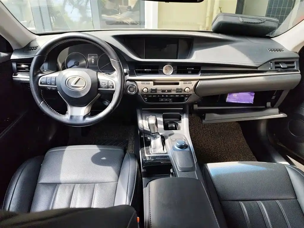 Lexus ES 2015 200 Elite Edition фото 13