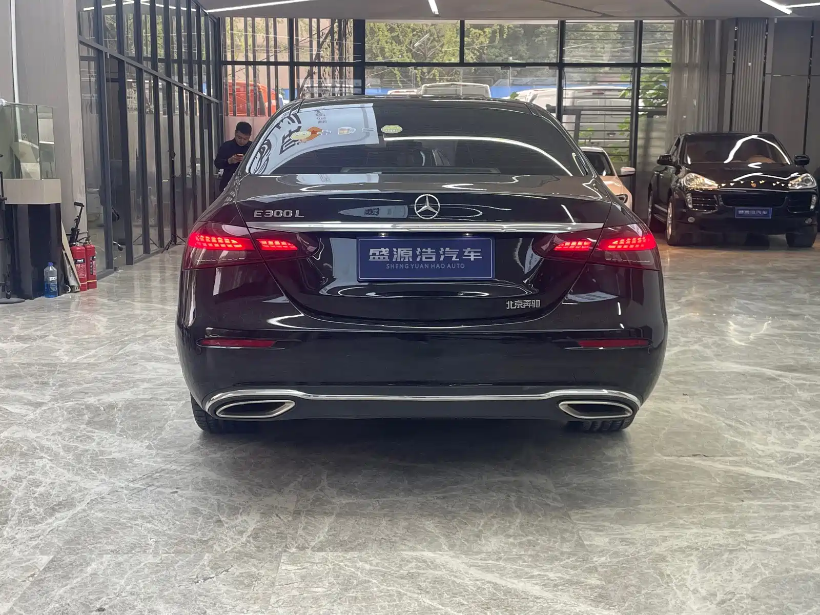 صورة 6 - Mercedes-Benz E-Class