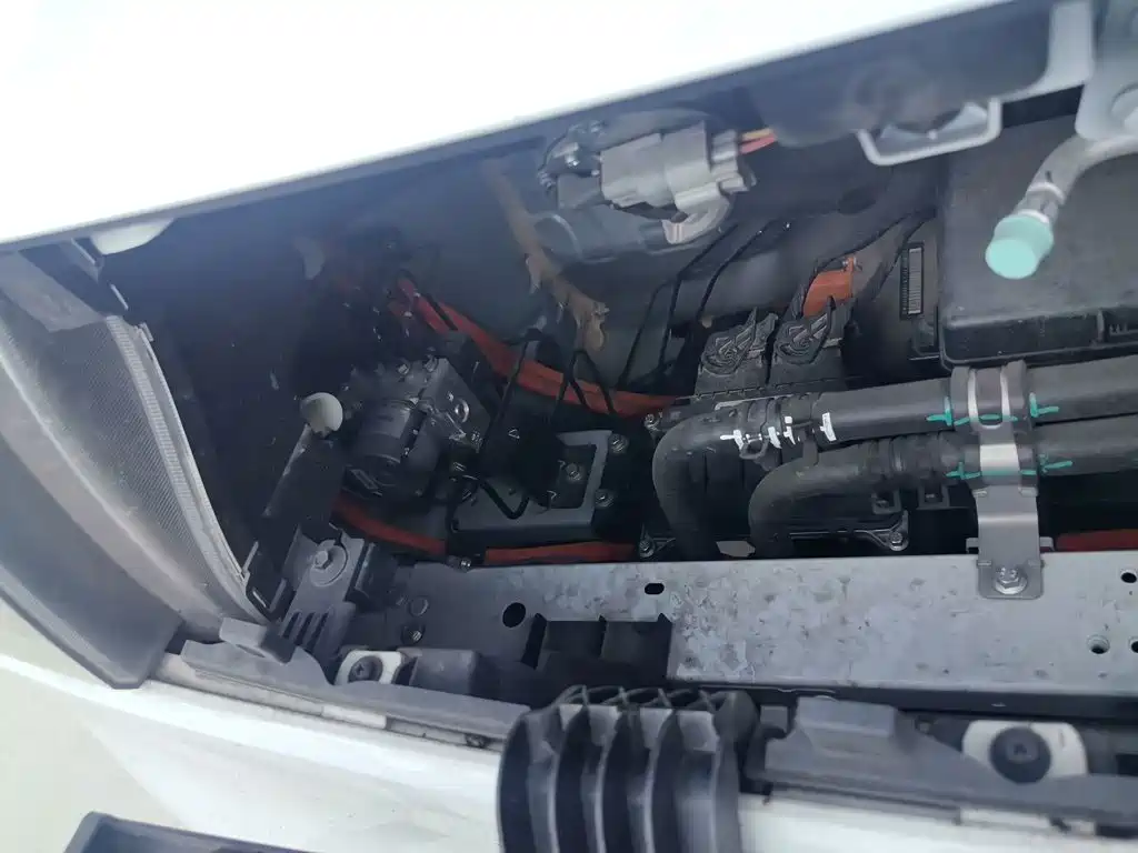 SAIC Maxus Dana V1 2025 2025 Model V1+ Long Wheelbase Low Roof Multi-purpose Version (62kWh)