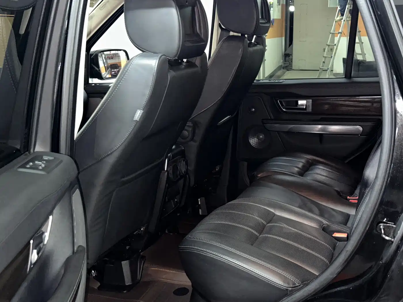 Land Rover Range Rover Sport 2010 2011 5.0 NA V8 HSE
