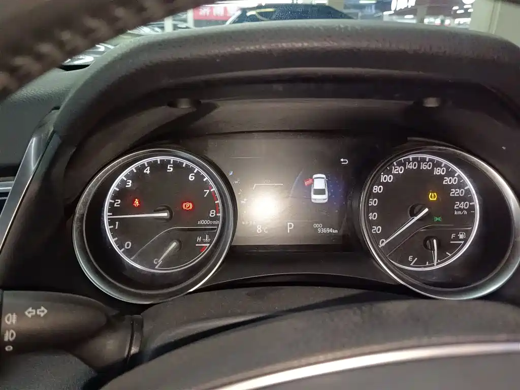 Toyota Camry 2018 2.5G Luxury Edition фото 8