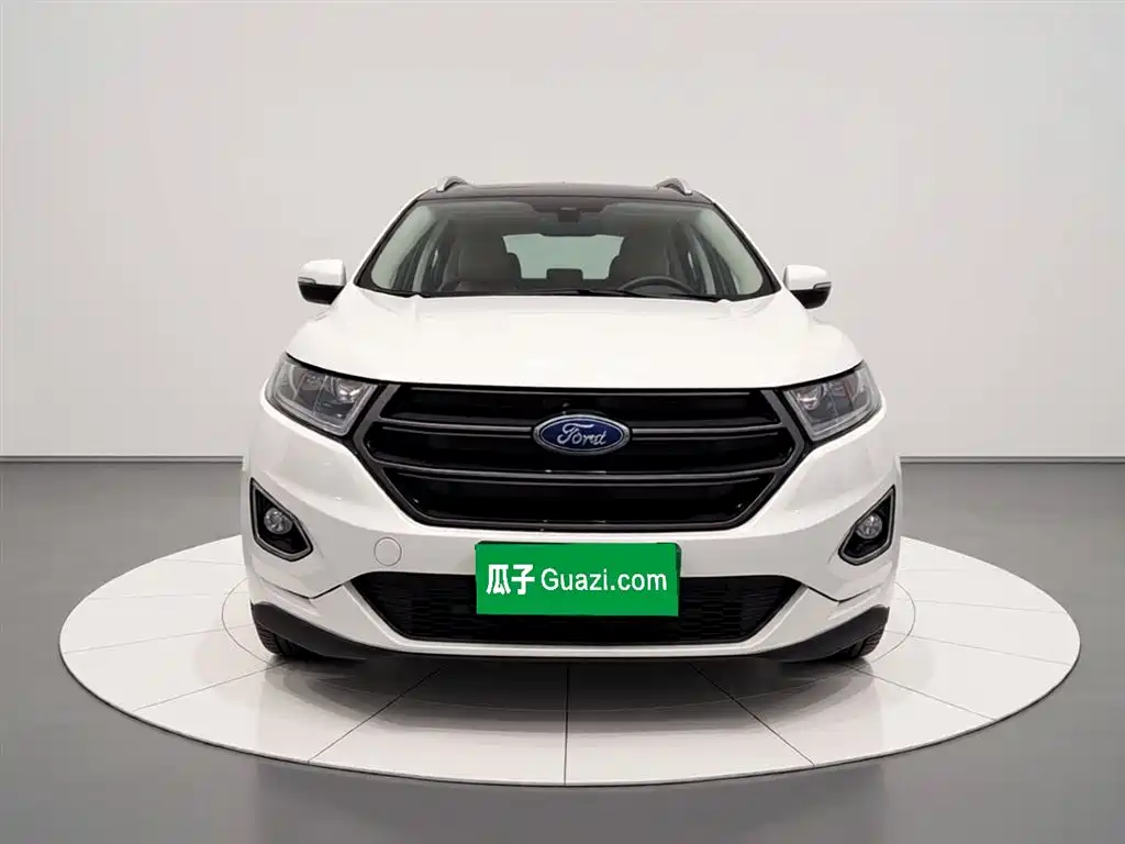 Фото 24 - Ford Edge