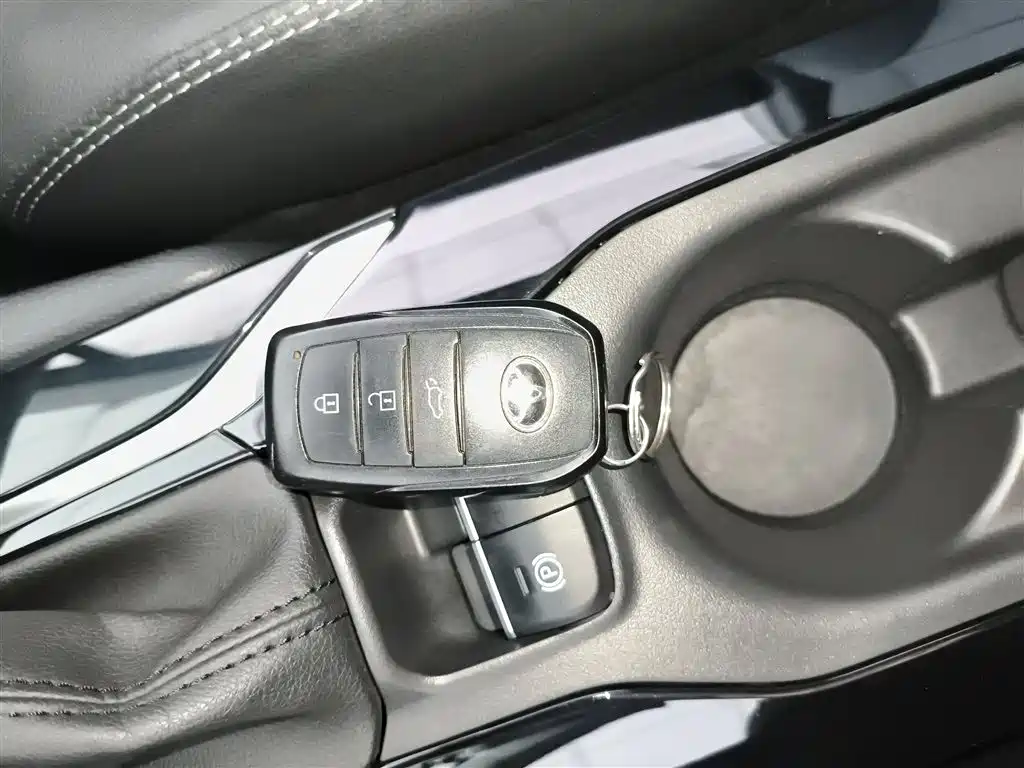 Toyota Corolla Cross 2022 2.0L Flagship Edition фото 10