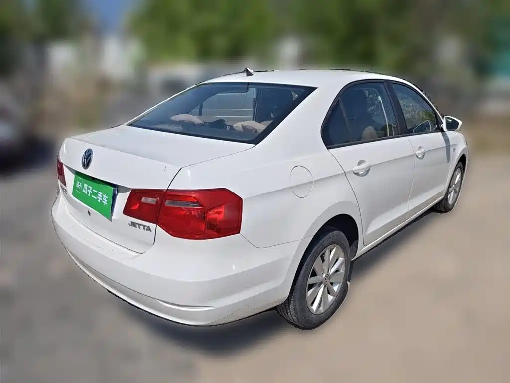 Volkswagen Jetta 2013 1.6L Automatic Comfort фото 5