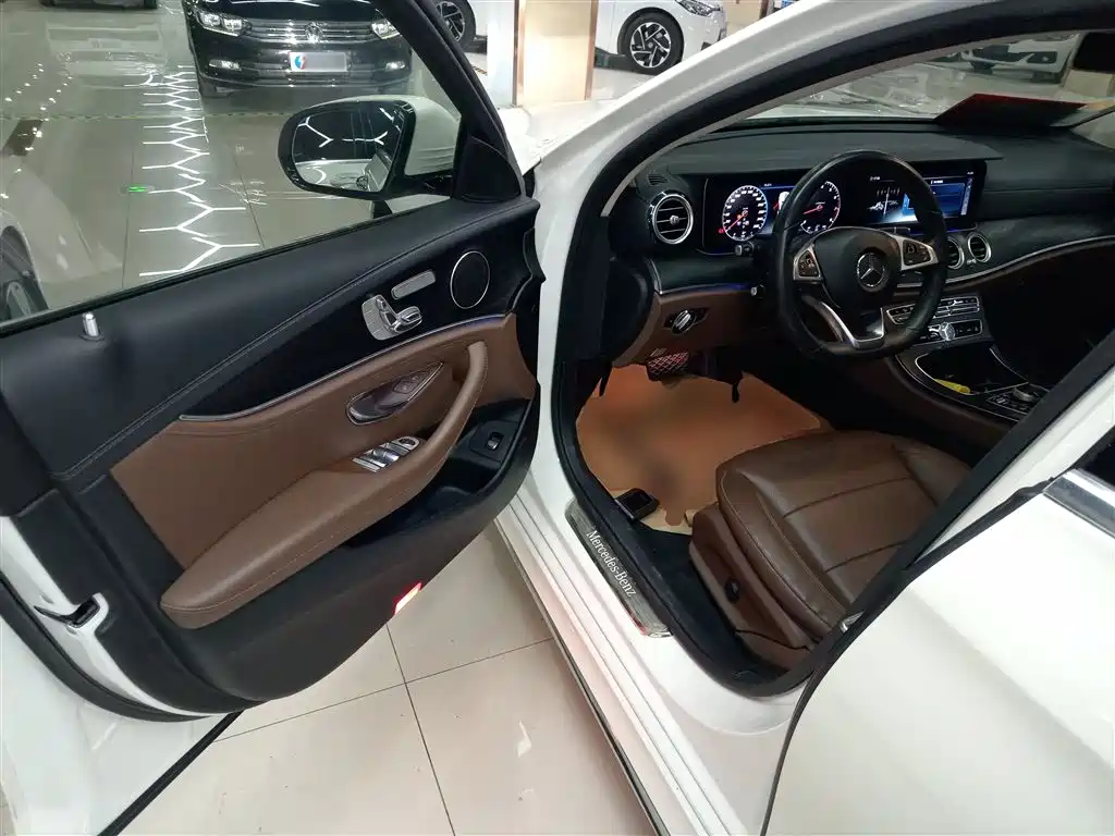 Mercedes-Benz E-Class 2018 E 300 L Sport Luxury фото 16