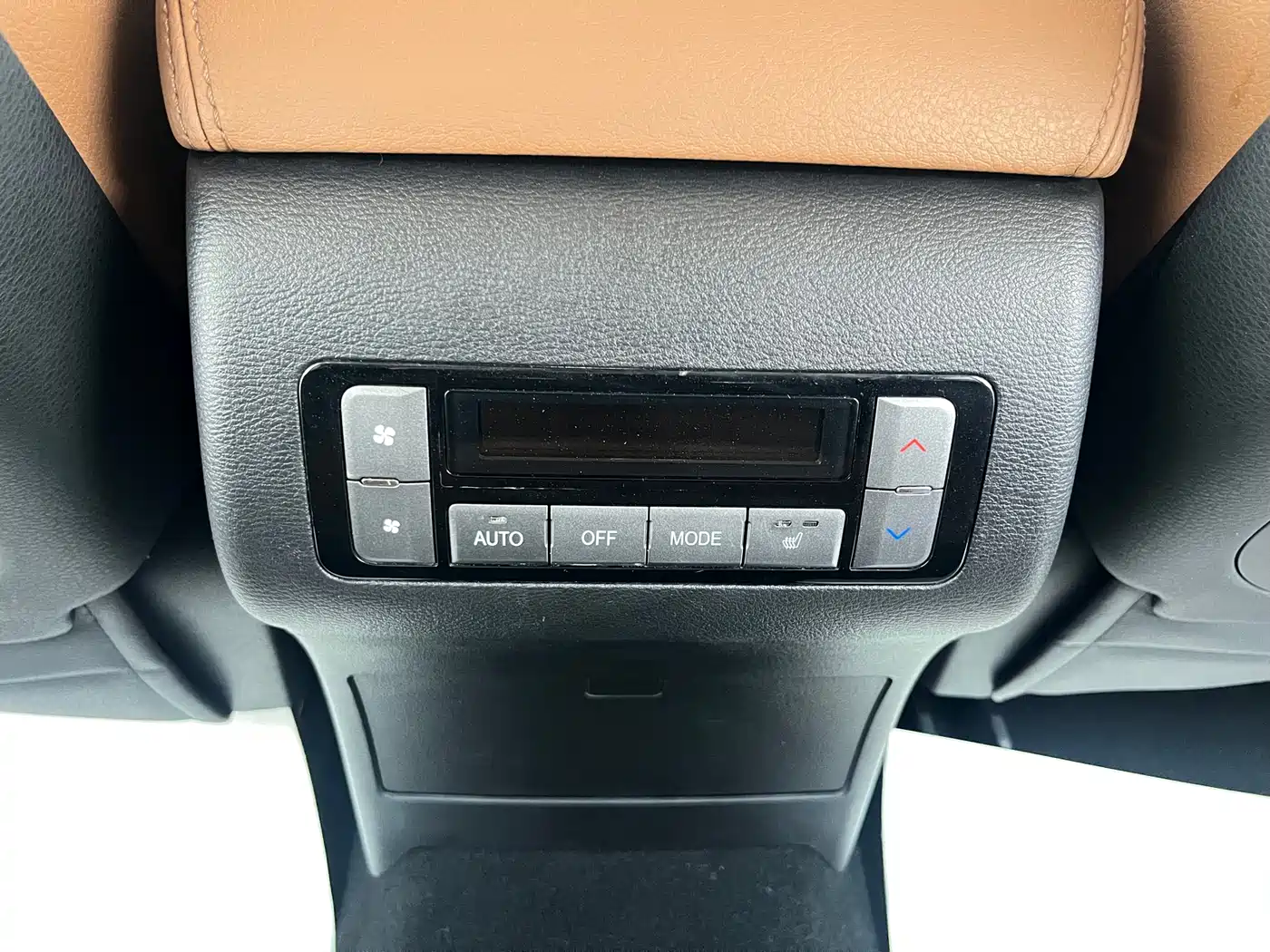 Haval H9 2015 2.0T 4WD Luxury 7-Seater фото 15
