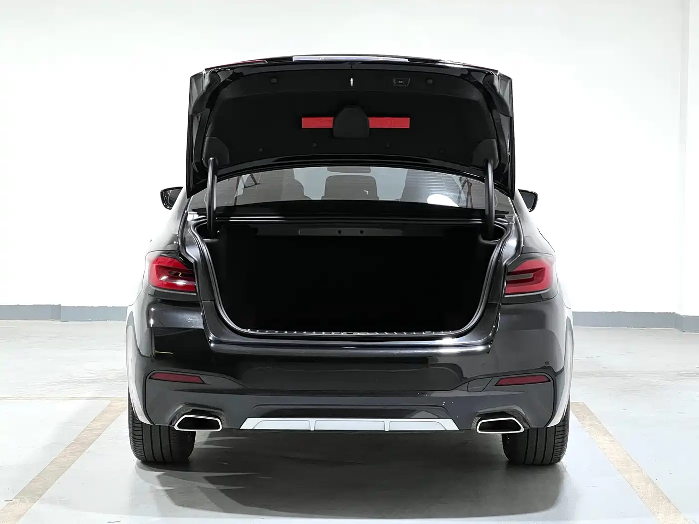 BMW 5 Series 2022 525Li M Sport Package фото 9