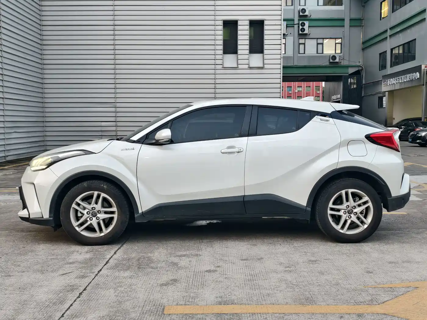 Toyota C-HR 2024 2023 Model 2.0L Smart Hybrid Comfort Edition