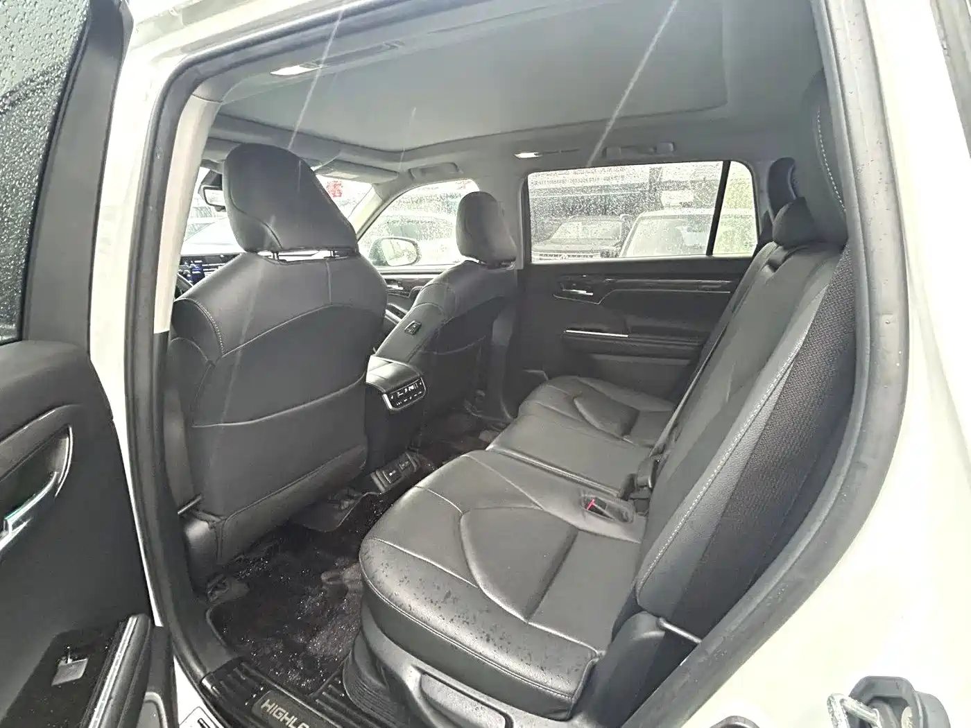 TOYOTA HIGHLANDER