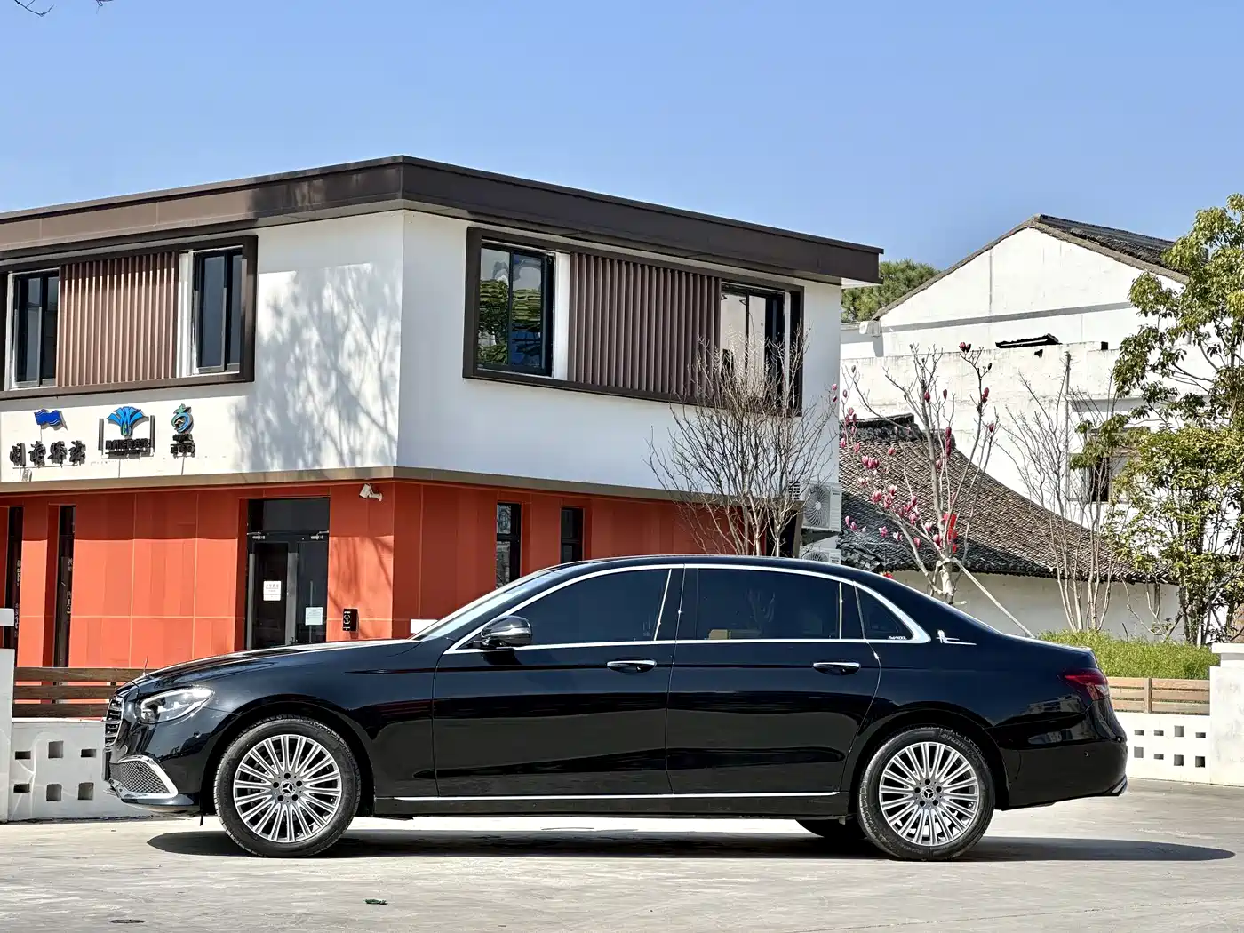 Mercedes-Benz E-Class 2023 E 300 L Fashion фото 13