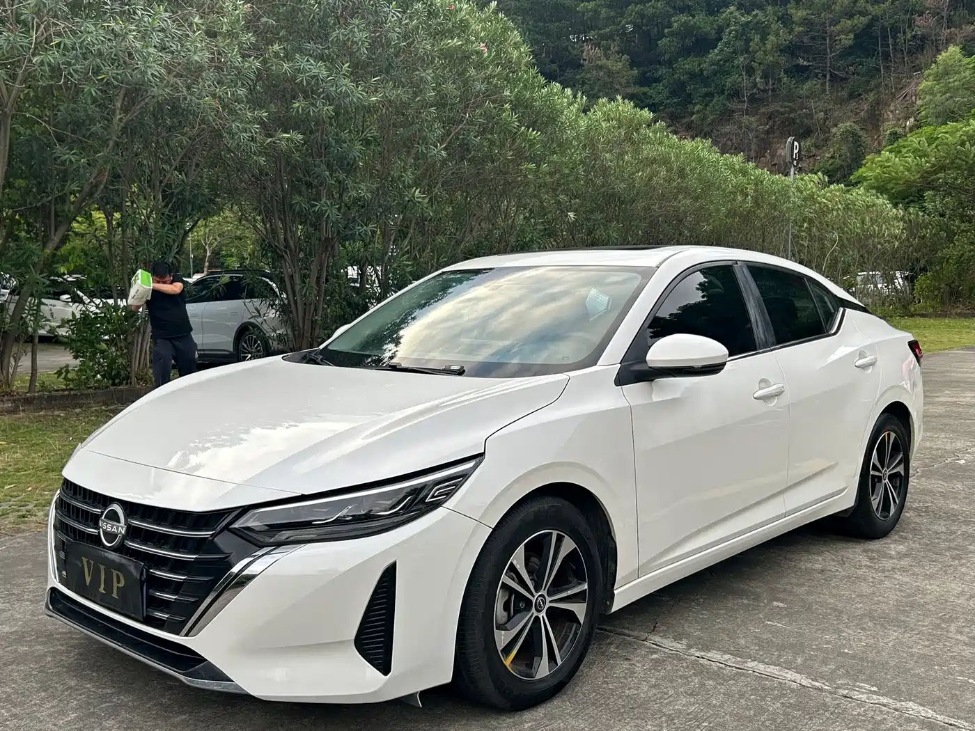 Nissan Sylphy 2023 1.6L CVT Deluxe Edition