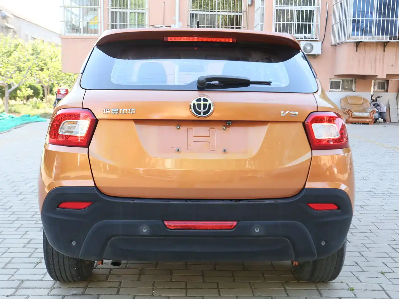 Фото 5 - Zhonghua V3