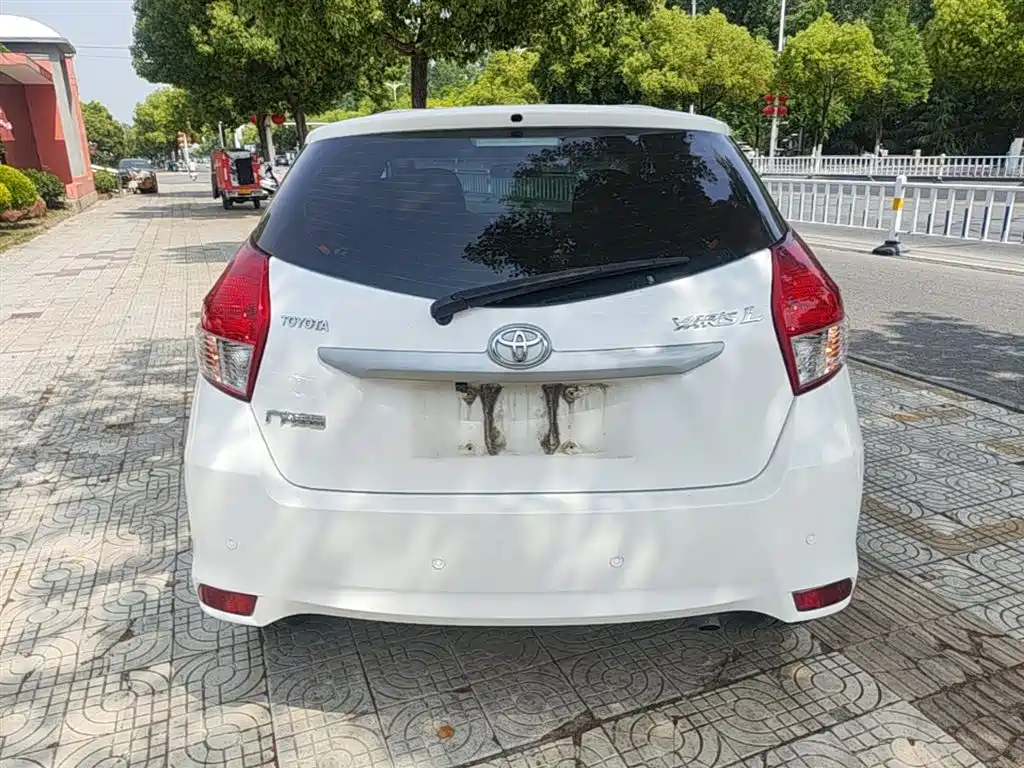 Toyota YARiS L Zhi Xuan 2015 1.5E Auto Charming Edition фото 6