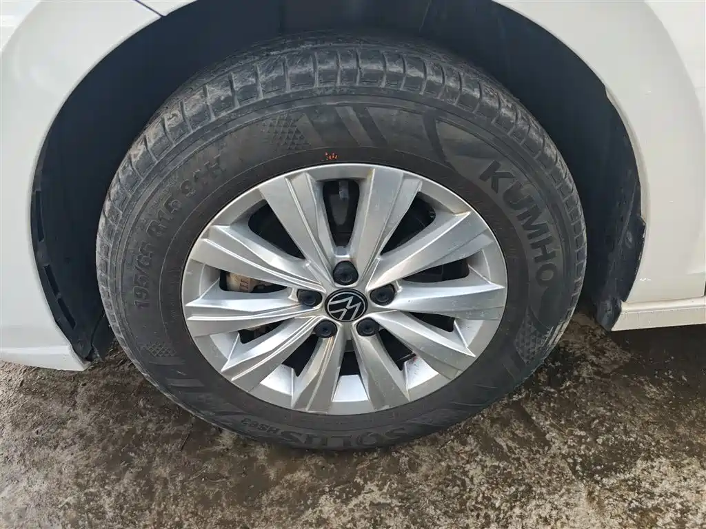 Volkswagen Lavida 2023 Xinrui 1.5L Auto Xinyi Edition фото 23