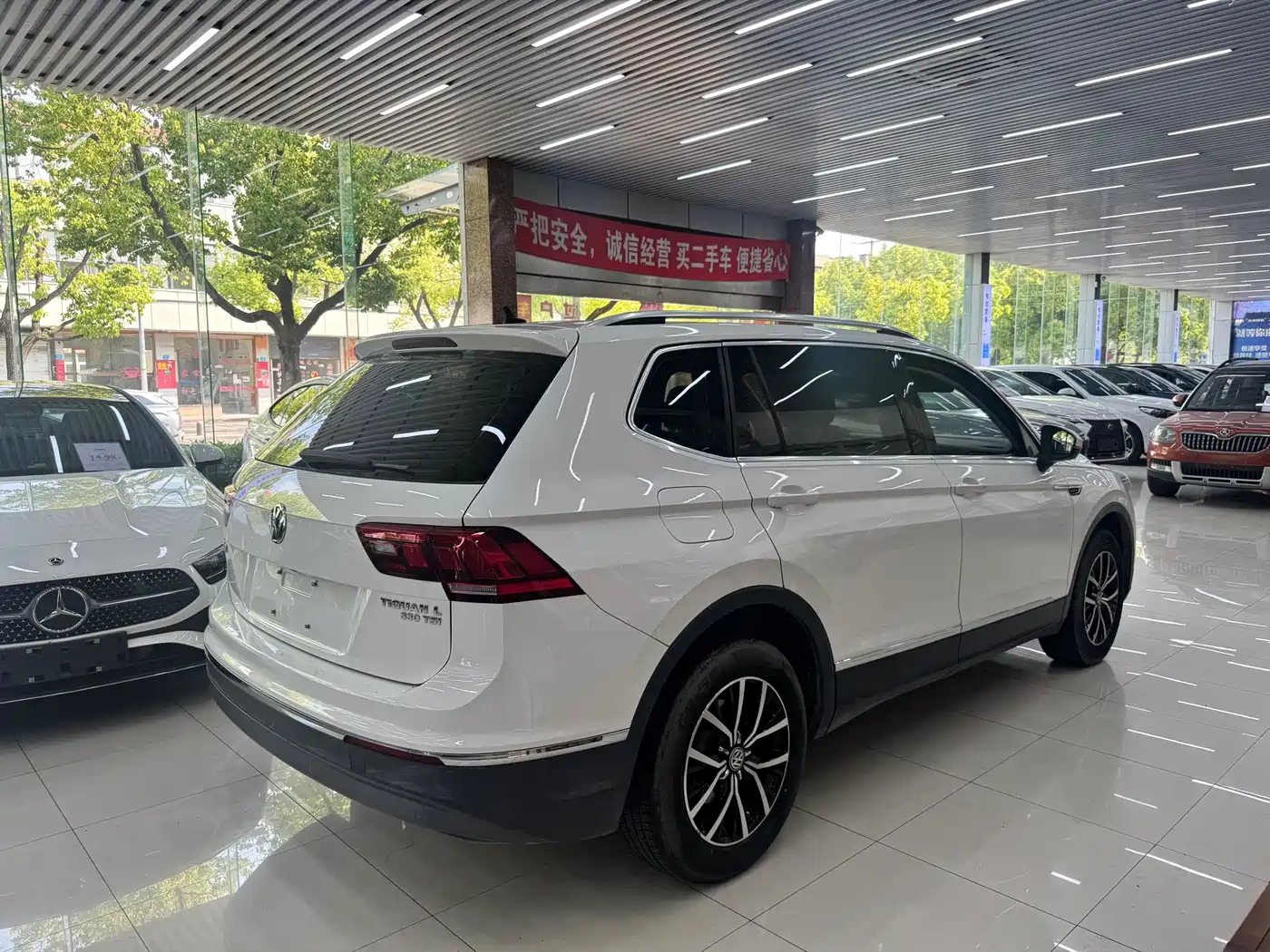 Volkswagen Tiguan L 2018 330TSI Automatic 2WD Luxury Edition фото 6