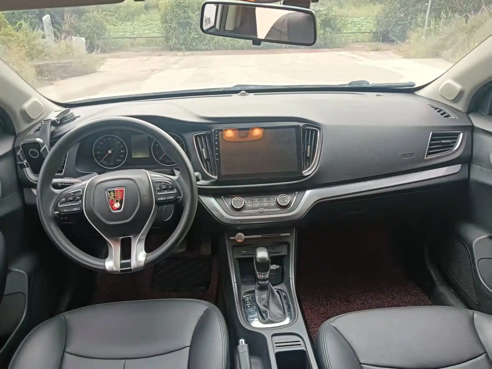 Фото 9 - Roewe 360