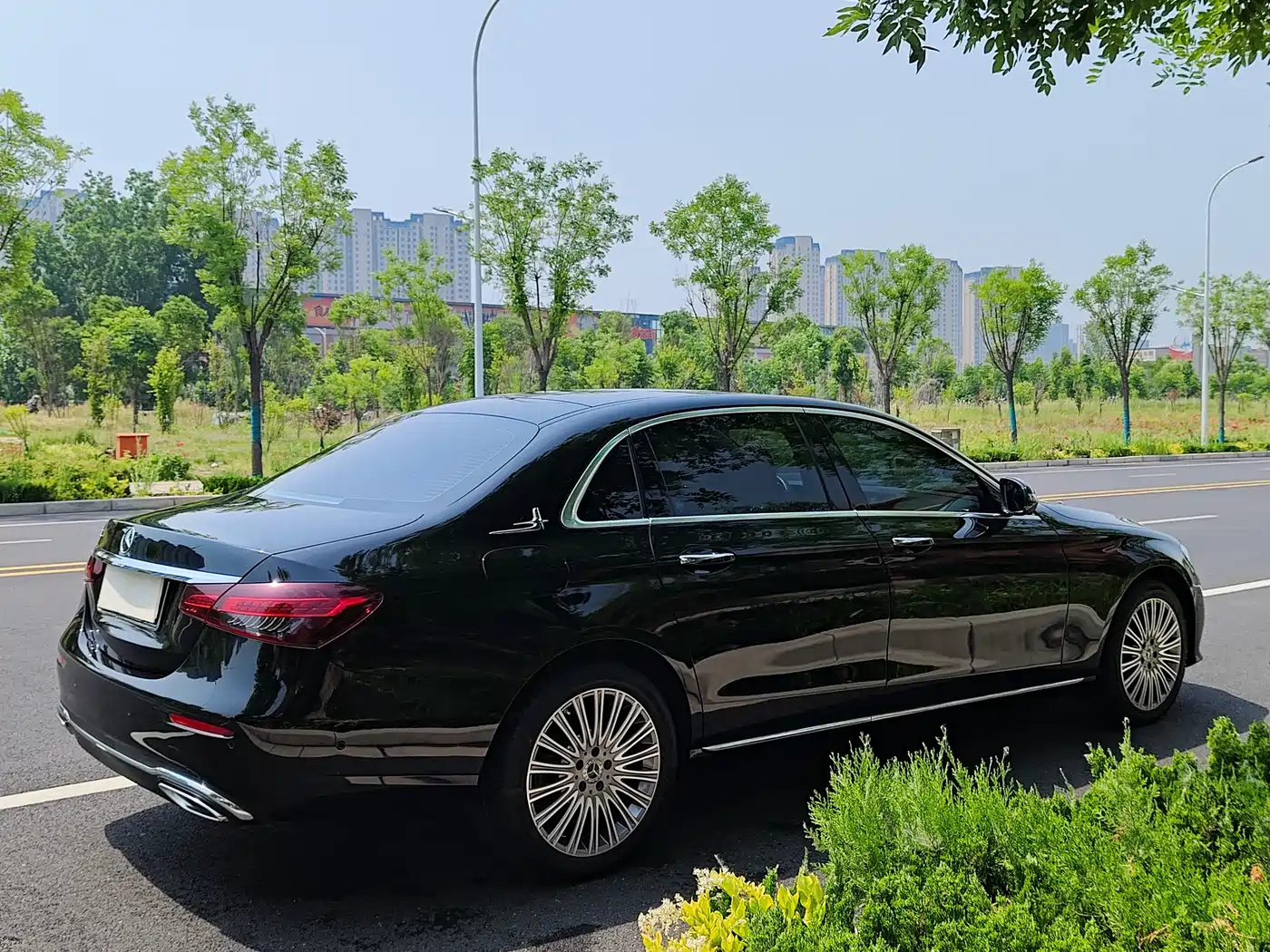 Mercedes-Benz E-Class 2022 Second Facelift E 300 L Luxury фото 34