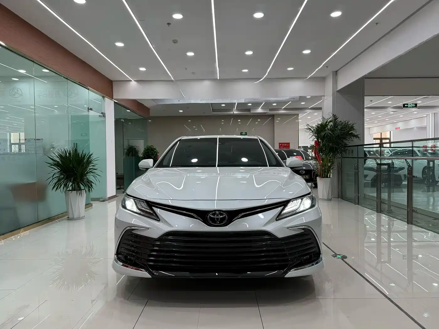 Toyota Camry 2021 2.0G Luxury Edition фото 2