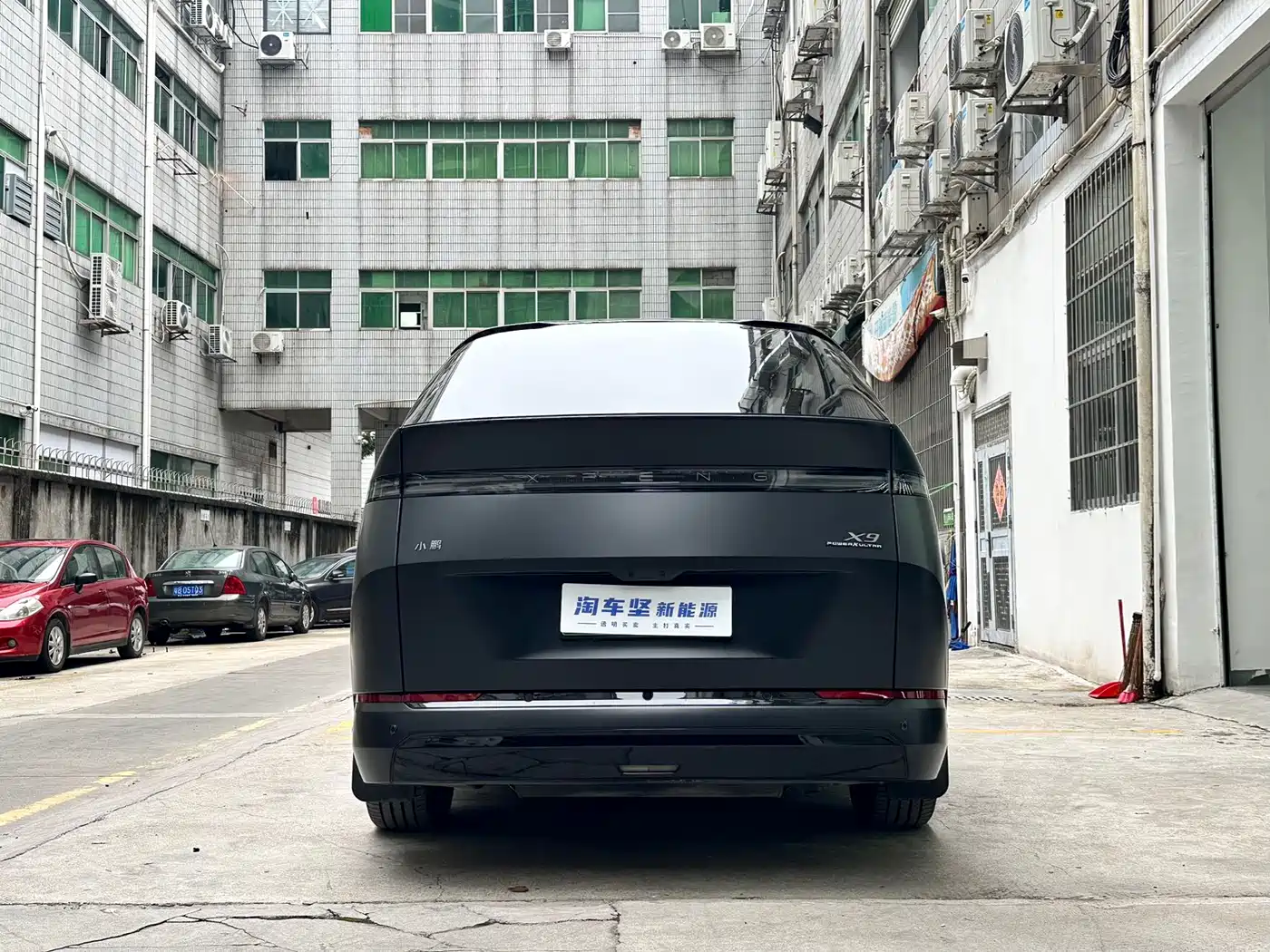 XPeng X9 2025 Extended Range Edition фото 5