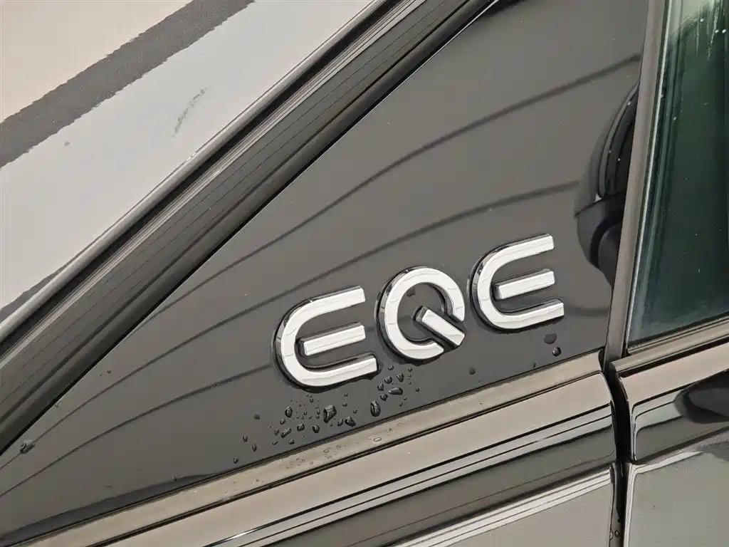 MERCEDES-BENZ EQE AMG