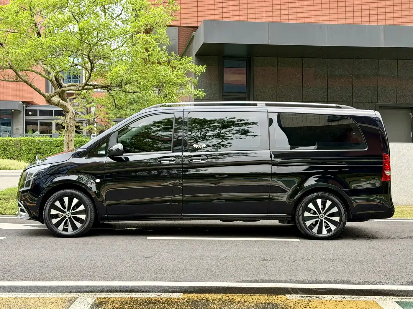 Mercedes-Benz Vito 2021 2.0T Business Edition 7-seater фото 14