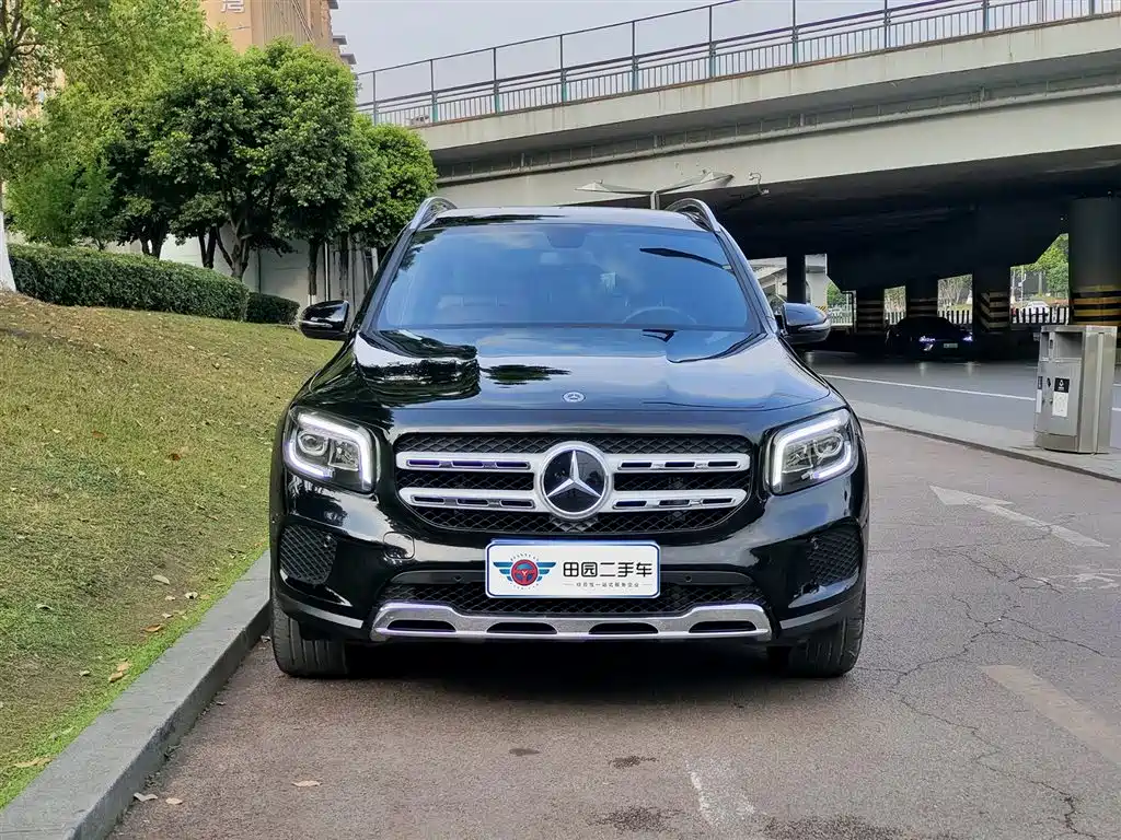 MERCEDES-BENZ GLB