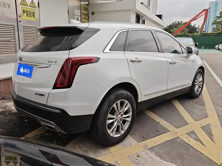 CADILLAC XT5