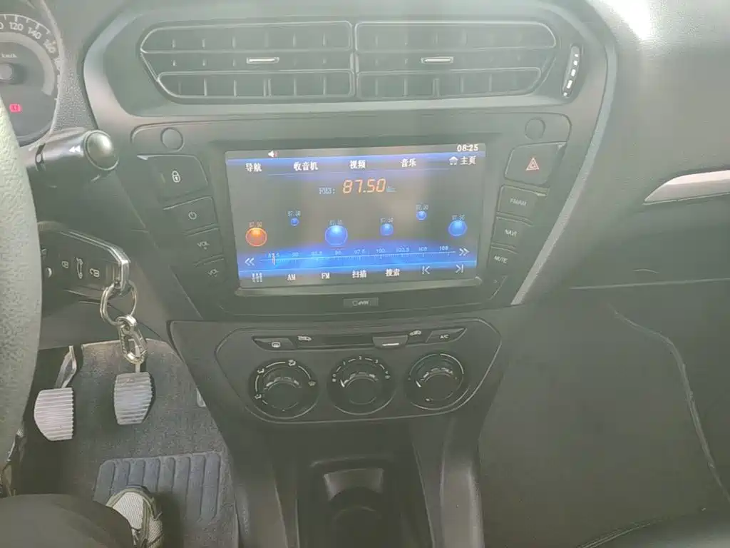 صورة 13 - Peugeot 301