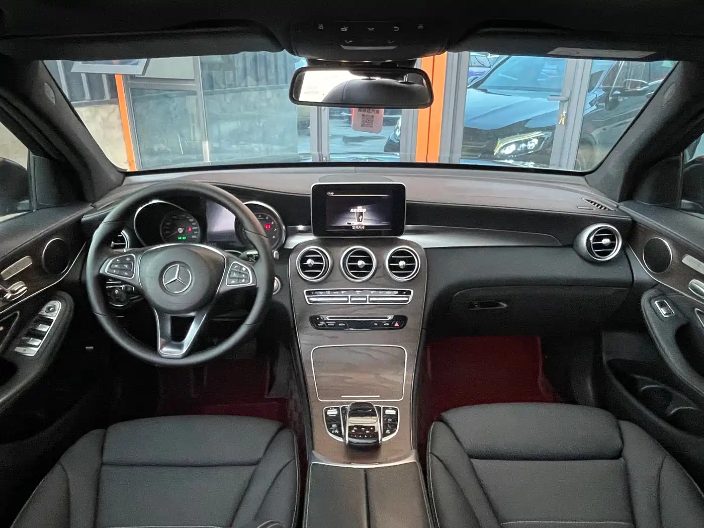 Mercedes-Benz GLC 2017 GLC 300 4MATIC Dynamic фото 14