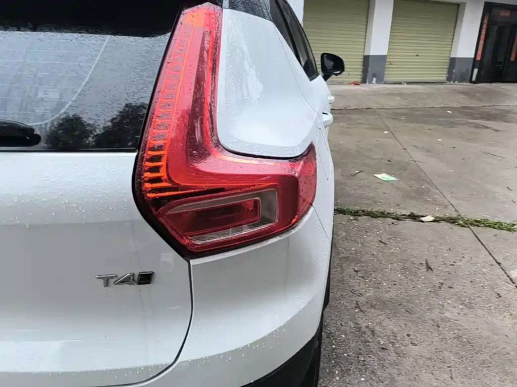 Volvo XC40 2022 2022 Model T4 AWD Smart Drive Fashion Edition
