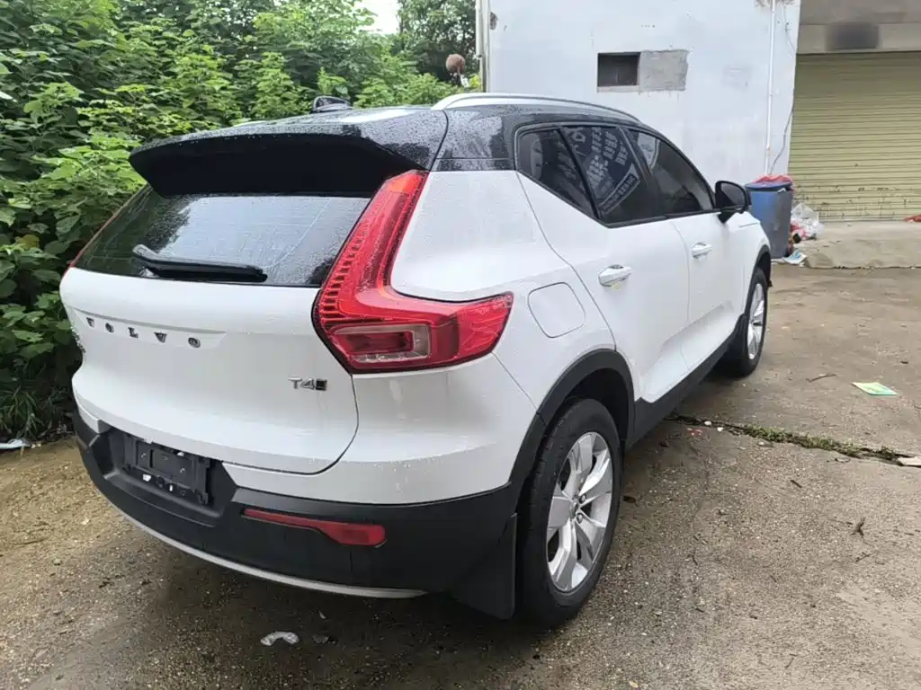 Volvo XC40 2022 2022 Model T4 AWD Smart Drive Fashion Edition