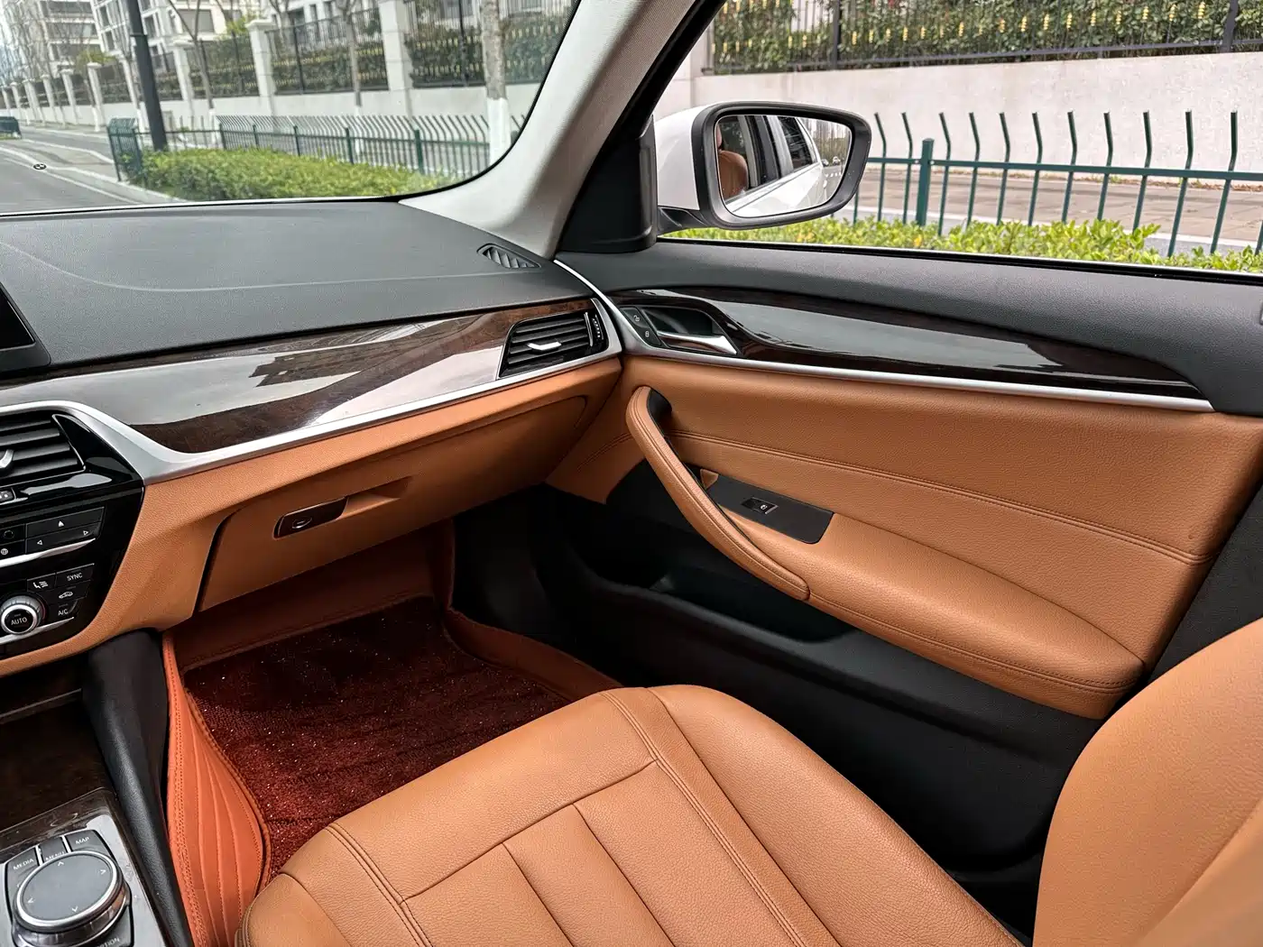 BMW 5 Series 2018 528Li Launch Special Edition фото 14