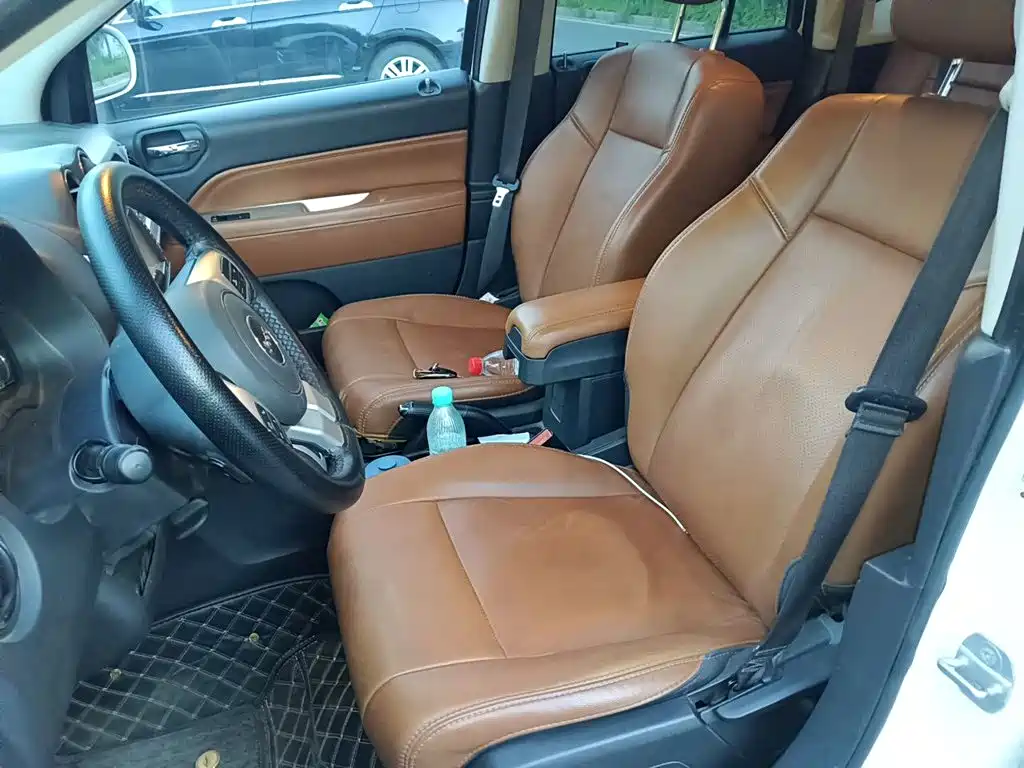 Jeep Compass (Import) 2016 2014 2.4L 4WD Luxury Navigation Edition