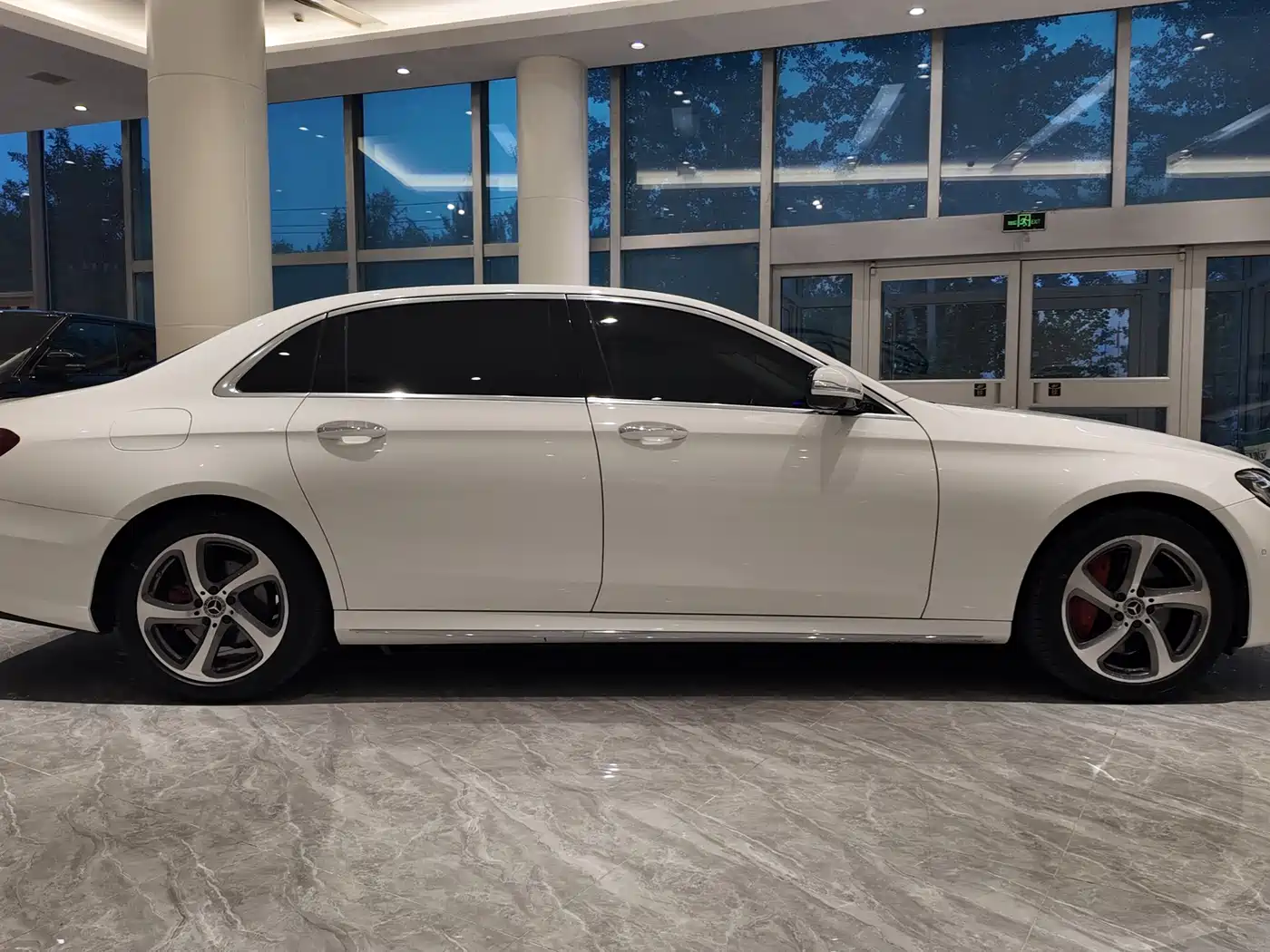 Mercedes-Benz E-Class 2019 Facelift E 300 L Sport Luxury фото 6