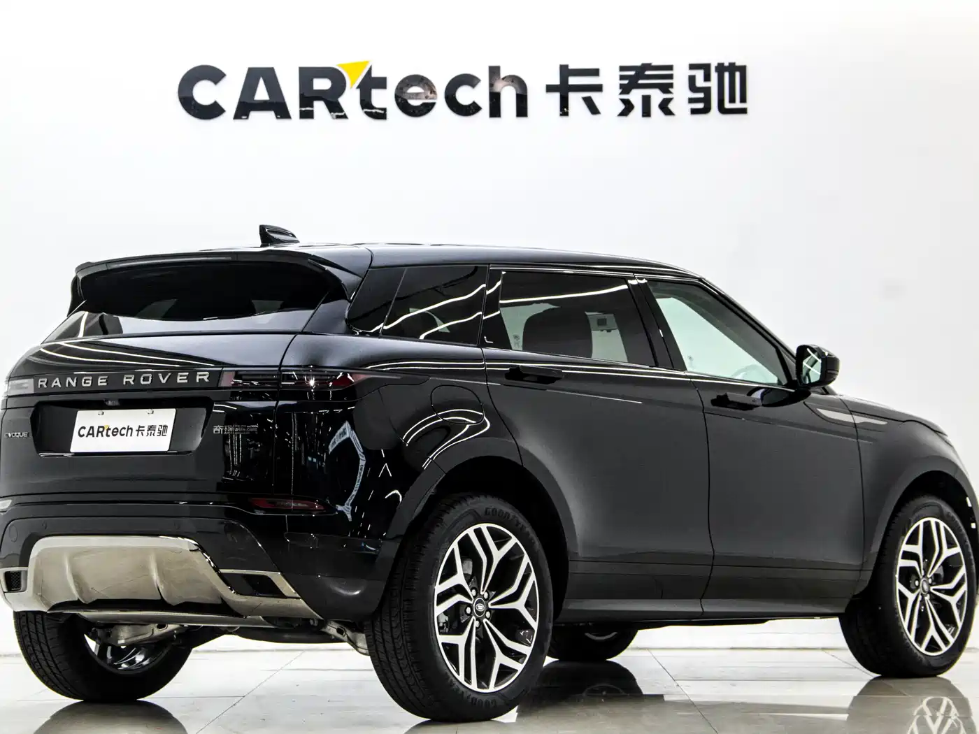 Land Rover Range Rover Evoque 2024 Range Rover Evoque L 249PS Light Master Edition фото 3