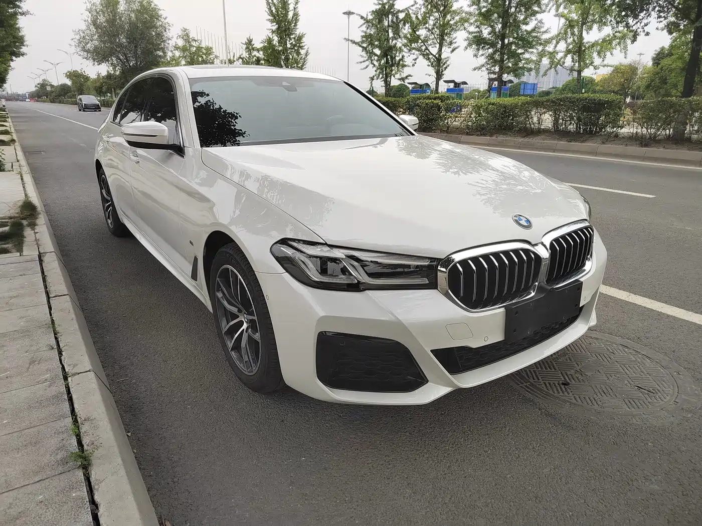 BMW 5 Series 2022 Model Second Facelift 525Li M Sport Package фото 3