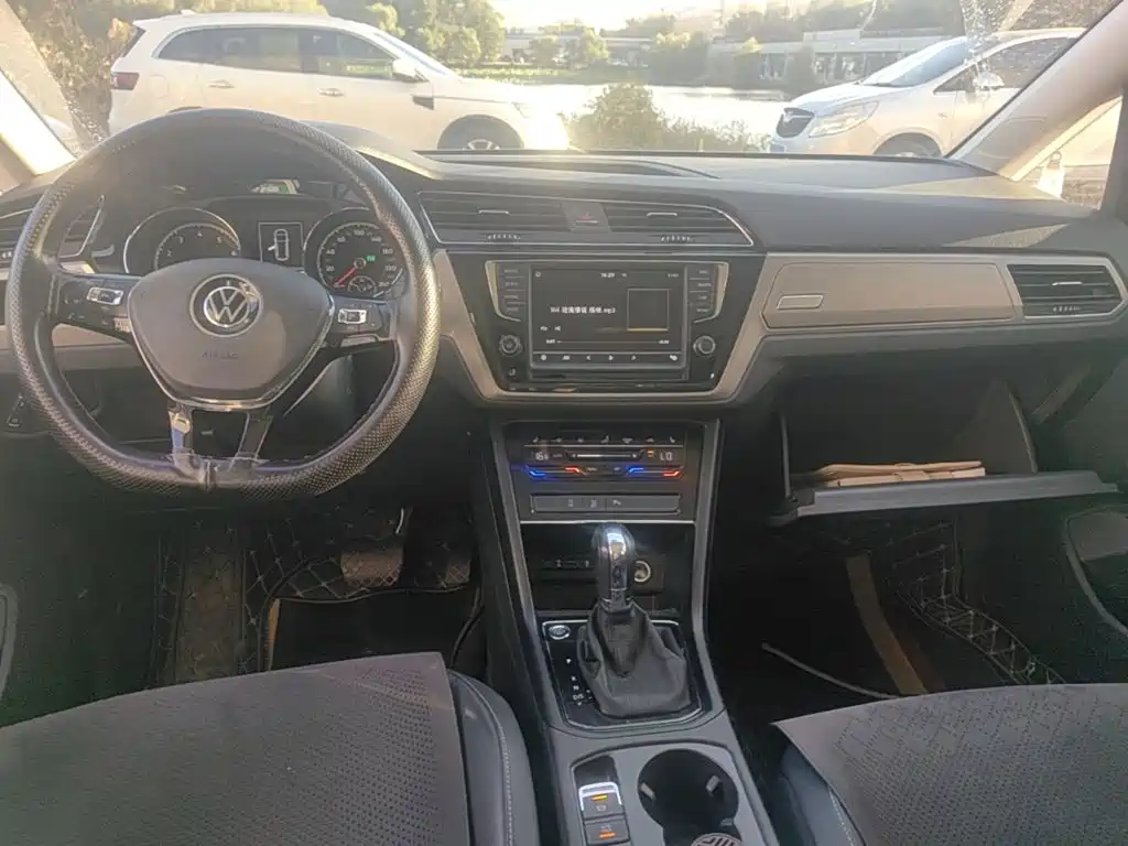Volkswagen Touran 2021 2021 Touran L 280TSI DSG Cross Edition 6-seater