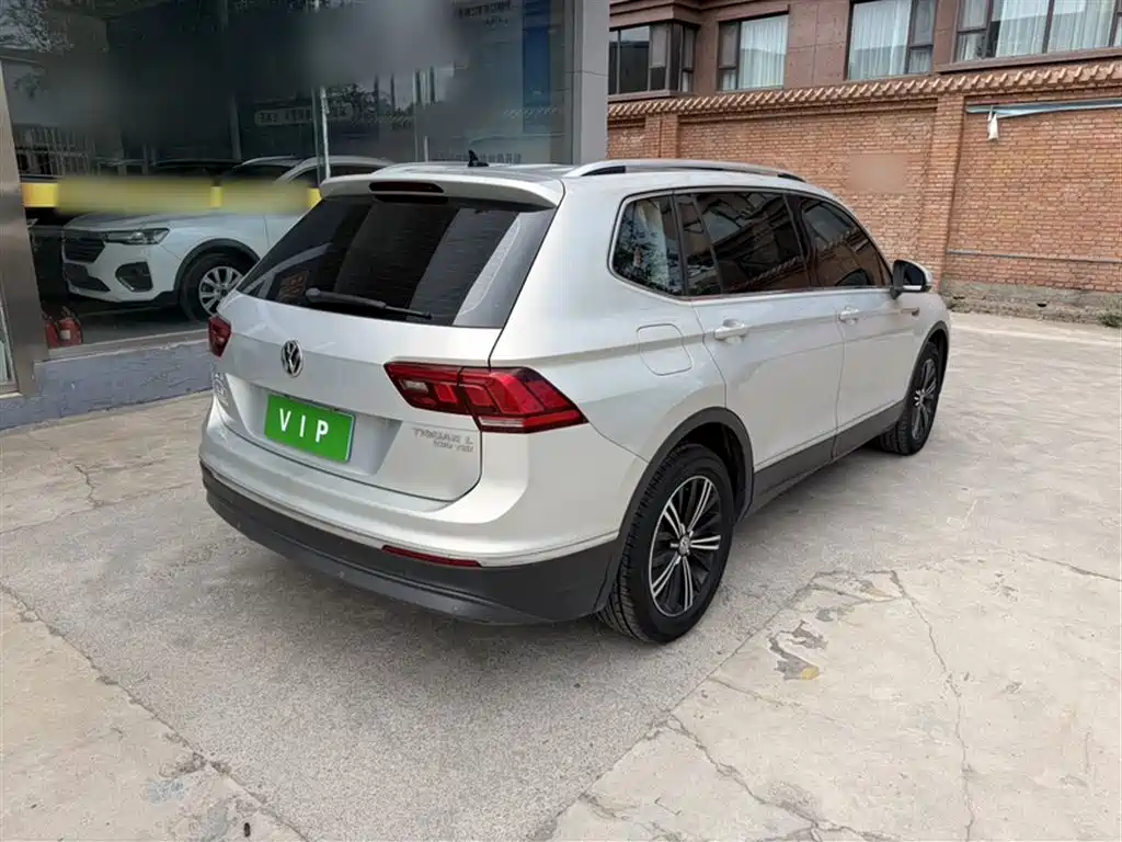 Volkswagen Tiguan L 2019 330TSI Automatic 2WD Panorama Comfort Edition China VI фото 8