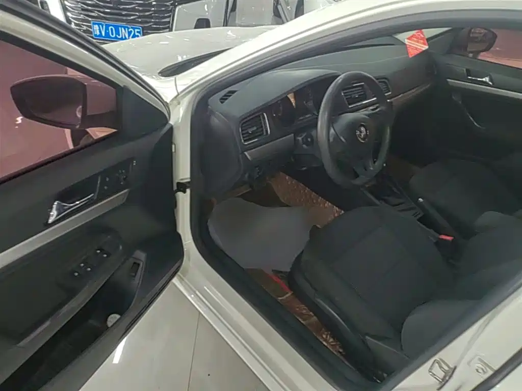 Volkswagen Lavida 2017 1.6L Automatic Trend Edition фото 16