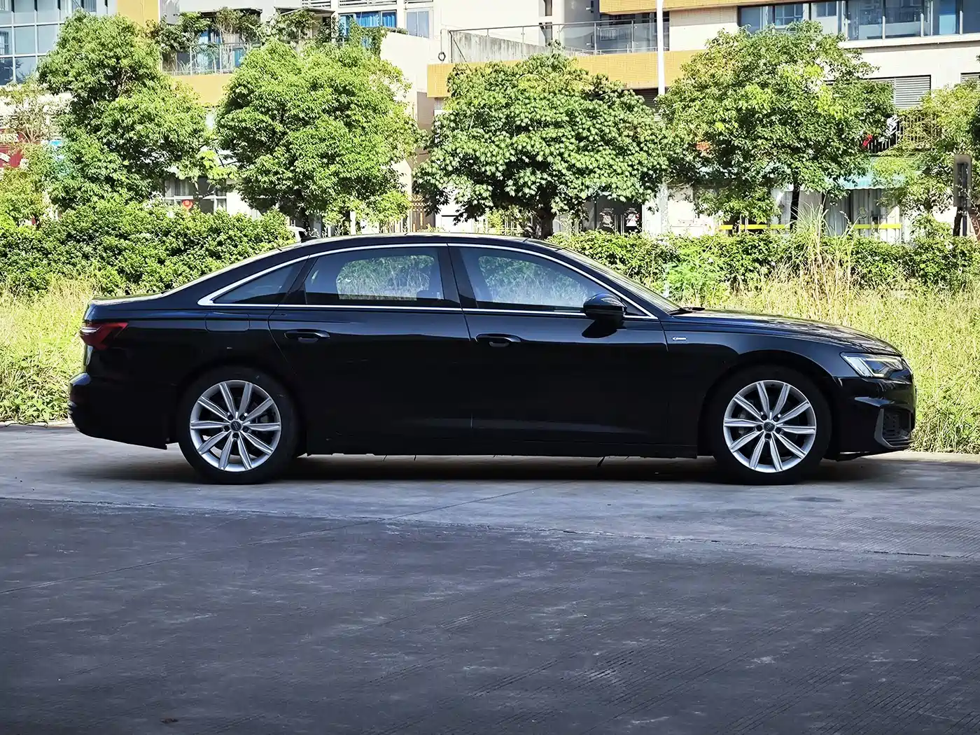 Фото 5 - Audi A6L